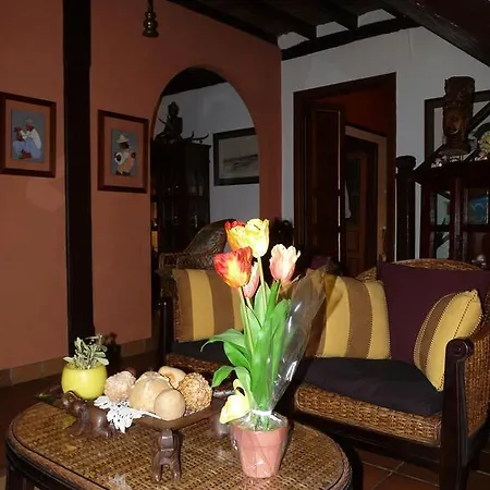 Casa Colonial En *